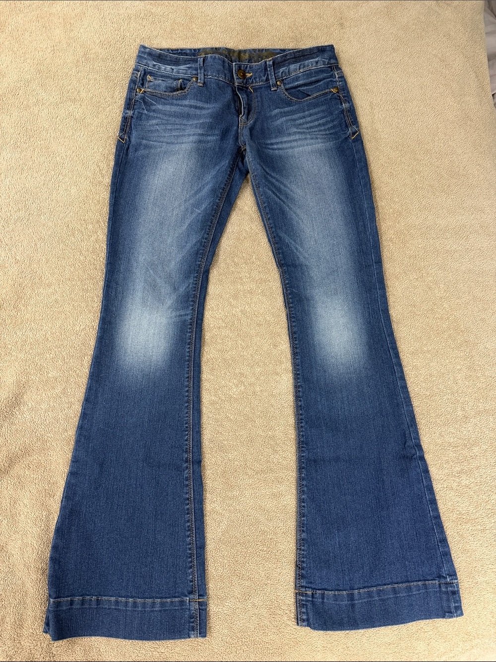 Express Women's Flared Jeans in Blue Wash